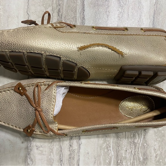 Clark’s Gold Slip On Loafer - Picture 2 of 6